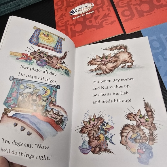 Hooked on phonics learn to read 7 reader books - Picture 5 of 10